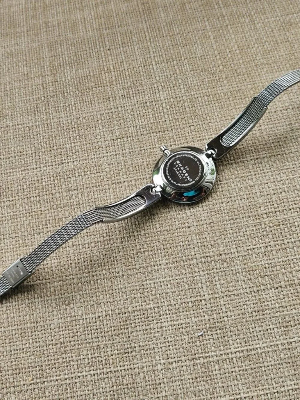 Skagen Denmark Ladies Wristwatch Silver Tone Gold Tone Accent Analog Wrist Watch